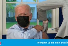 Tổng thống Joe Biden được tiêm mũi vaccine thứ ba