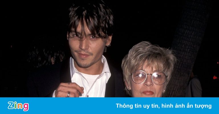 Johnny Depp từng bị mẹ bỏ rơi