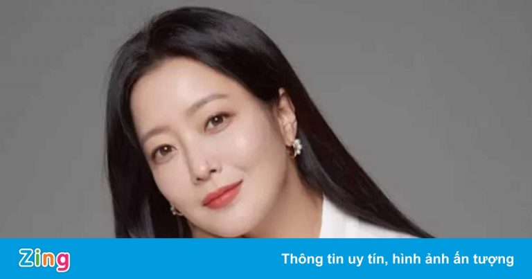 Đạo diễn ép nữ diễn viên quay thật cảnh hất mì nóng vào mặt Đạo diễn ép nữ diễn viên quay thật cảnh hất mì nóng vào mặt