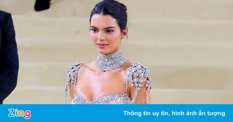 Mất nhiều tháng để thiết kế váy cho nghệ sĩ tại Met Gala