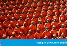 Triều Tiên lần đầu duyệt binh không có tên lửa