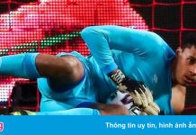 Ronaldo bị thủ môn ở giải hạng Ba Anh cản phạt đền