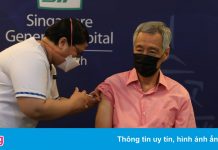 Thủ tướng Singapore được tiêm mũi vaccine thứ ba