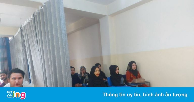 Taliban lại đổi quy định về nữ sinh đại học