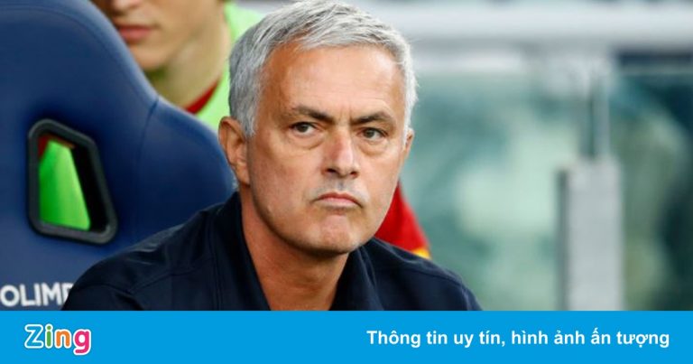 Người cũ khiến Mourinho ôm hận ở derby thành Rome