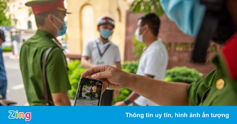 Tập thể dục, 4 người Hà Nội bị phạt 8 triệu đồng