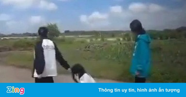 Nữ sinh lớp 9 bị đánh hội đồng trong ngày đầu đến trường Nữ sinh lớp 9 bị đánh hội đồng trong ngày đầu đến trường