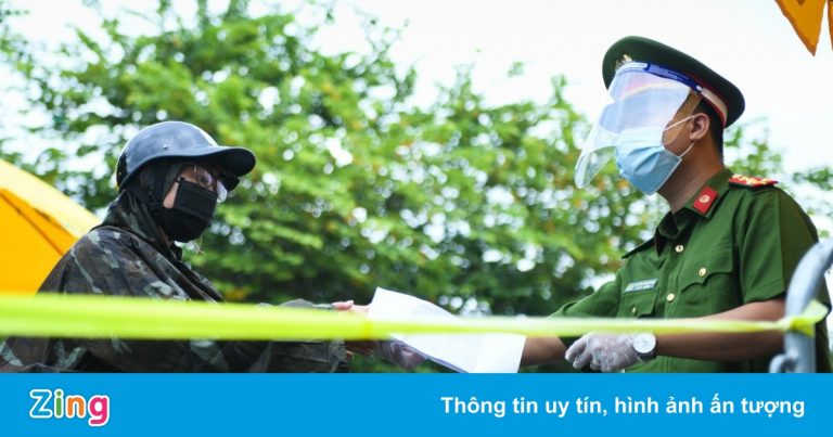 Hà Nội duy trì việc cấp giấy đi đường cho người dân Hà Nội duy trì việc cấp giấy đi đường cho người dân