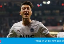 Ozil ghi bàn đầu tiên ở cúp châu Âu sau 3 năm