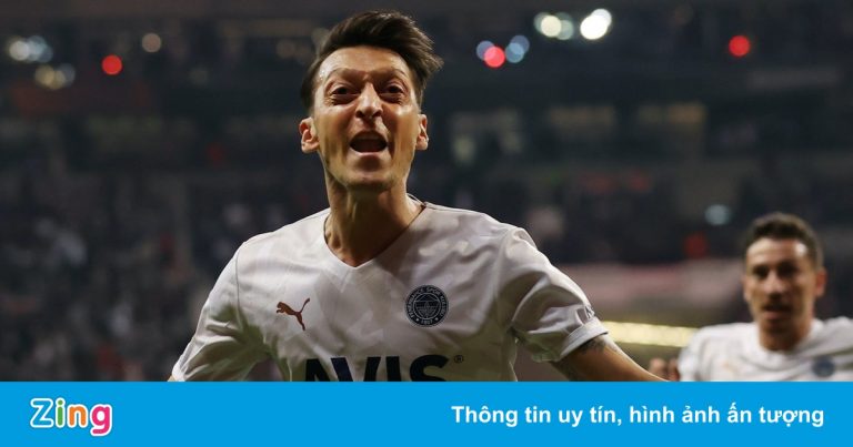 Ozil ghi bàn đầu tiên ở cúp châu Âu sau 3 năm