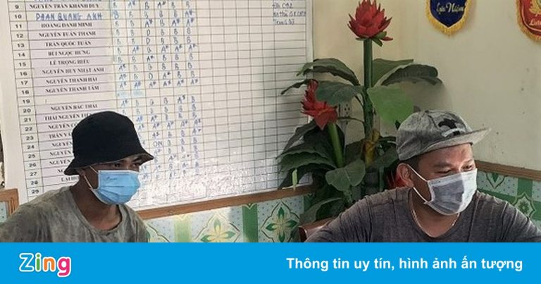 Ra bờ sông Sài Gòn hóng gió, 2 thanh niên bị phạt 4 triệu đồng