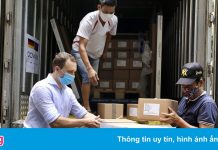 Hơn 800.000 liều vaccine Covid-19 do Đức hỗ trợ về đến Việt Nam