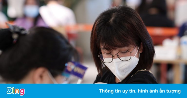 Nửa triệu người ở TP.HCM chưa tiêm vaccine mũi 1