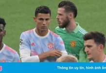 Ronaldo và Pogba bỏ mặc HLV Solskjaer sau trận thua