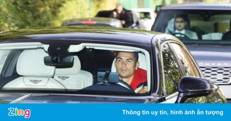 Cristiano Ronaldo dùng điện thoại Huawei đời cũ Cristiano Ronaldo dùng điện thoại Huawei đời cũ