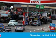 Người Anh bám đuôi xe bồn, xếp hàng từ 5h sáng để mua xăng
