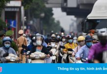 Lượng người ở Hà Nội ra đường đông vào giờ cao điểm