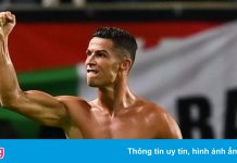 Ronaldo bị treo giò vì màn ăn mừng cởi áo