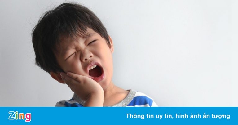 Sai lầm của cha mẹ khi chăm sóc răng miệng cho trẻ