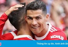 Ronaldo và Fernandes giải bài toán khó ở MU