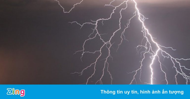 Người phụ nữ tử vong do bị sét đánh