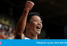 Tiền đạo Hàn Quốc ghi bàn trong trận ra mắt Ngoại hạng Anh