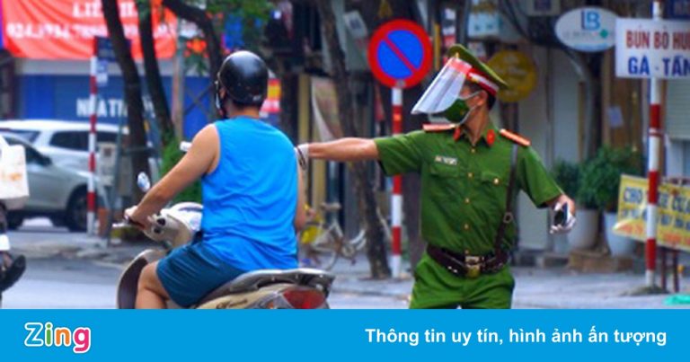 Hà Nội phạt hơn 1.500 người vi phạm Chỉ thị 16 trong ngày 2/9