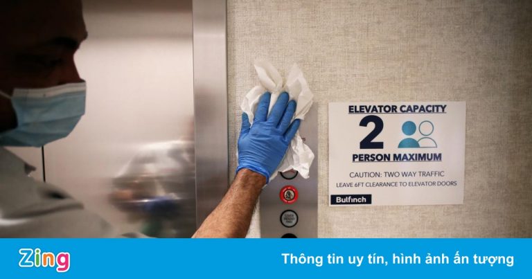 Chung cư ở TP.HCM lắp đèn UV khử khuẩn trong thang máy để phòng dịch Chung cư ở TP.HCM lắp đèn UV khử khuẩn trong thang máy để phòng dịch