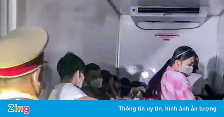 15 người bị nhét trong thùng xe đông lạnh được đưa về quê sáng 15/9