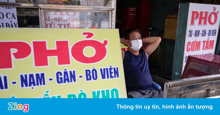 Hàng quán tại TP.HCM vẫn chưa mở cửa dù đã được bán mang đi