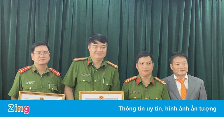 Khen thưởng lực lượng đấu tranh chống tội phạm sản xuất sách lậu