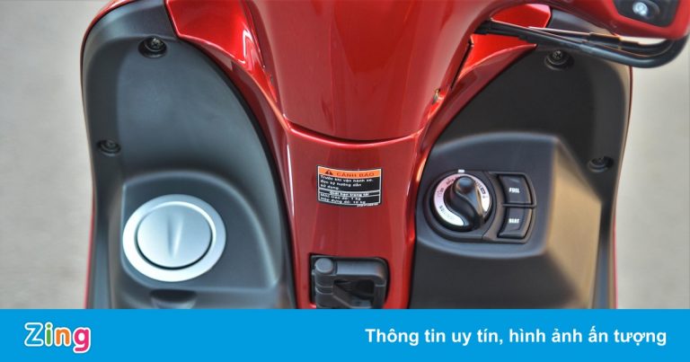 Xe dùng smartkey bị hết điện phải làm gì để mở được cốp?