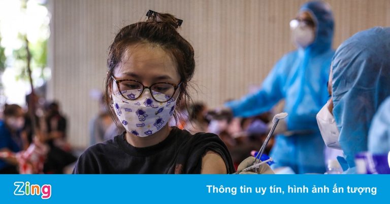 Có cần tiêm mũi thứ 3 vaccine Covid-19 cho người khỏe mạnh?