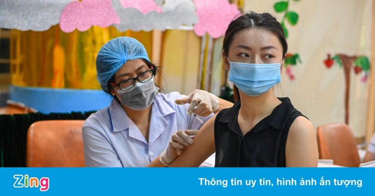 Thủ tướng yêu cầu không thu phí tiêm vaccine phòng Covid-19