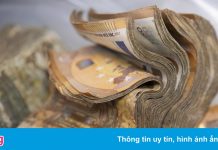 Ngân hàng Đức ngập trong núi tiền giấy hư hại sau lũ lụt lịch sử