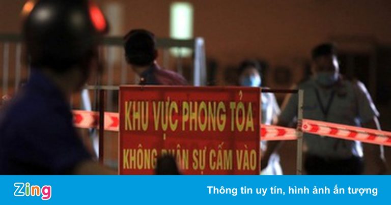 Ra khỏi nơi phong tỏa để mua tôm, người phụ nữ bị phạt 5 triệu