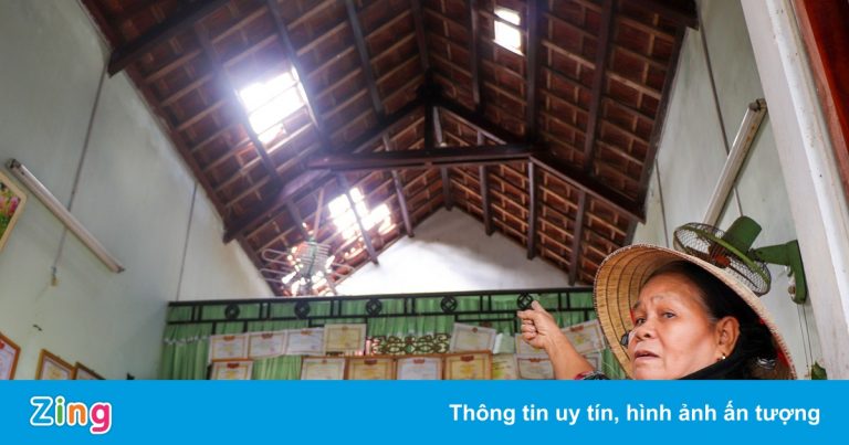 Trường học và nhiều ngôi nhà bị tốc mái do bão số 6