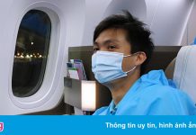 Vì sao HLV Park nhường chỗ ở khoang thương gia cho học trò?