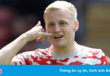 Đến lúc Van de Beek đá chính cho Man United