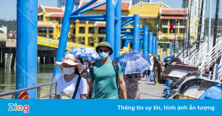 Quảng Ninh sẵn sàng đón khách du lịch ngoại tỉnh từ tháng 11