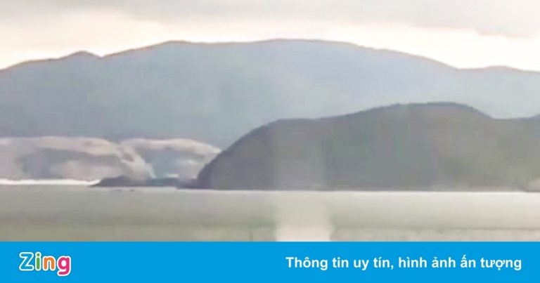 Vòi rồng xuất hiện trên biển Nha Trang Vòi rồng xuất hiện trên biển Nha Trang