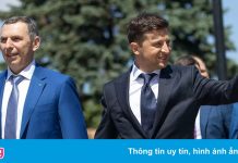 Xe chở cố vấn tổng thống Ukraine bị nã đạn