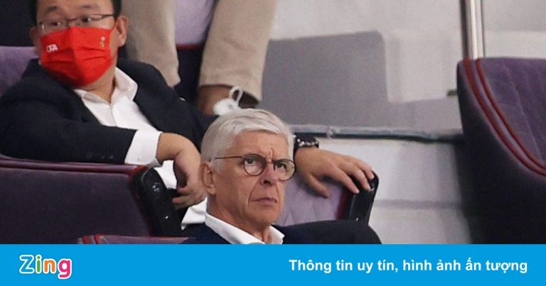 HLV Wenger dự khán trận đấu của tuyển Trung Quốc