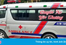 Nhái xe cứu thương để chở thuê làm 4 người nhiễm SARS-CoV-2