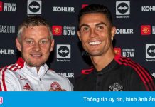 Ronaldo hoàn thành bước cuối cùng để khoác áo MU