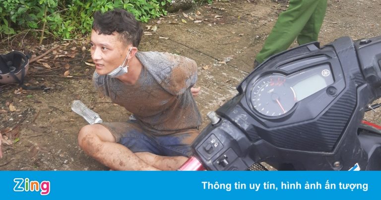 Hơn 20 công an truy bắt 2 thanh niên chở gần 1 kg ma túy