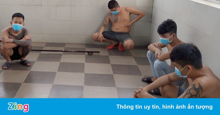 6 thanh niên thuê khách sạn để nhậu khi giãn cách xã hội