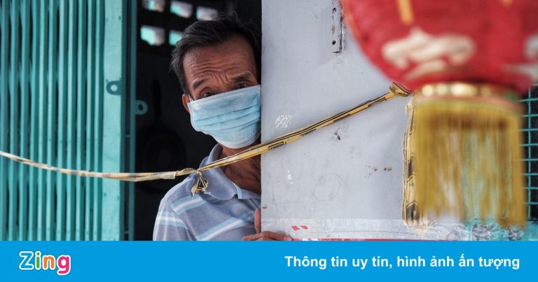 Mùa Trung Thu giãn cách ở phố đèn lồng TP.HCM