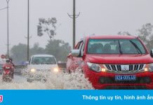 Quốc lộ 1 qua tỉnh Quảng Nam bị chia cắt do nước lũ