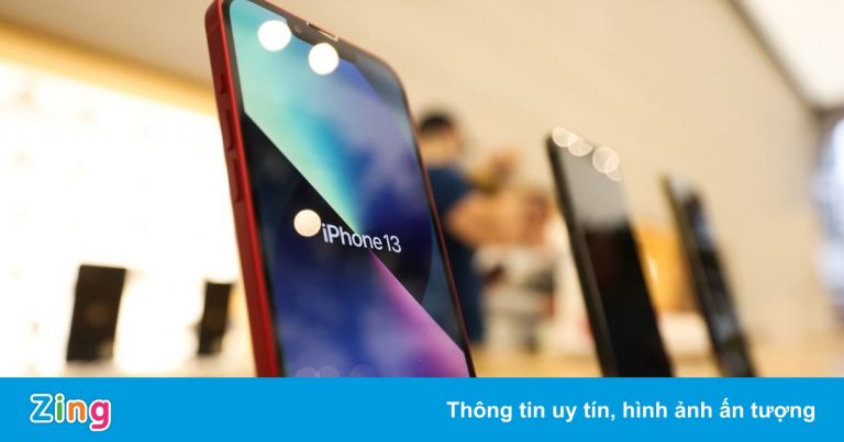 Apple sửa lỗi đầu tiên trên iPhone 13